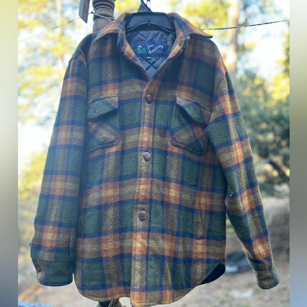 Men’s large Vintage wool flannel jacket, good condition great for winter.